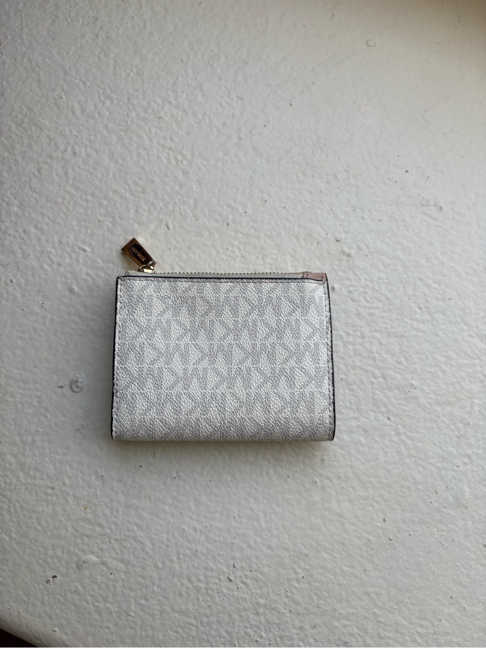 Michael Kors Pink Croc-Embossed and gold Metallic Compact Wallet - Picture 2 of 5